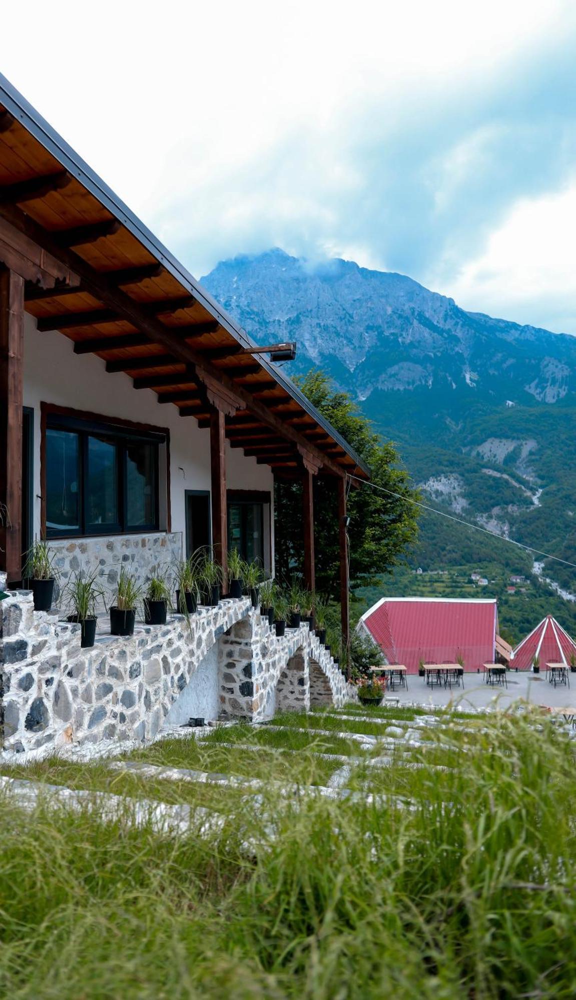 Hotel Thethi Esterno foto